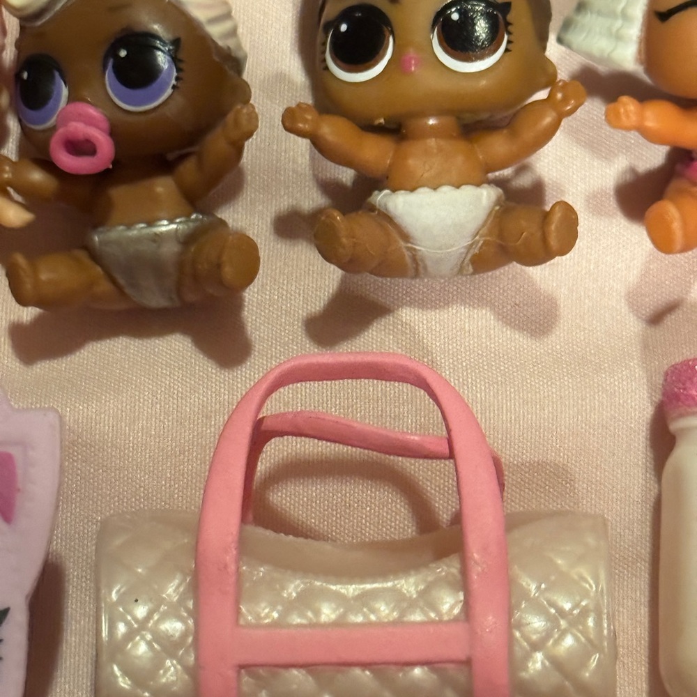 L.O.L. Surprise Doll HUGE LOT – 60+ Dolls + Tons of Accessories - Picture 5 of 6